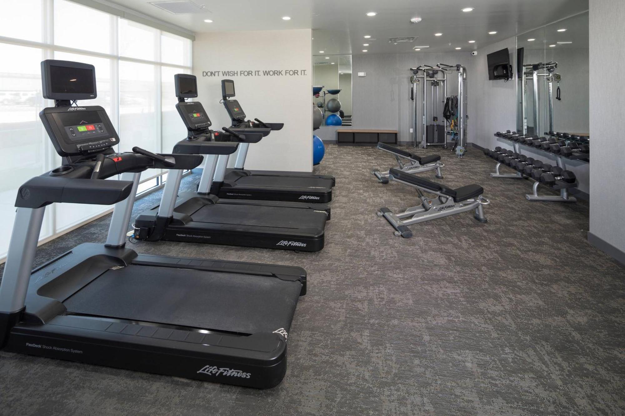 Hotel Fairfield & By Marriott Downtown 3*